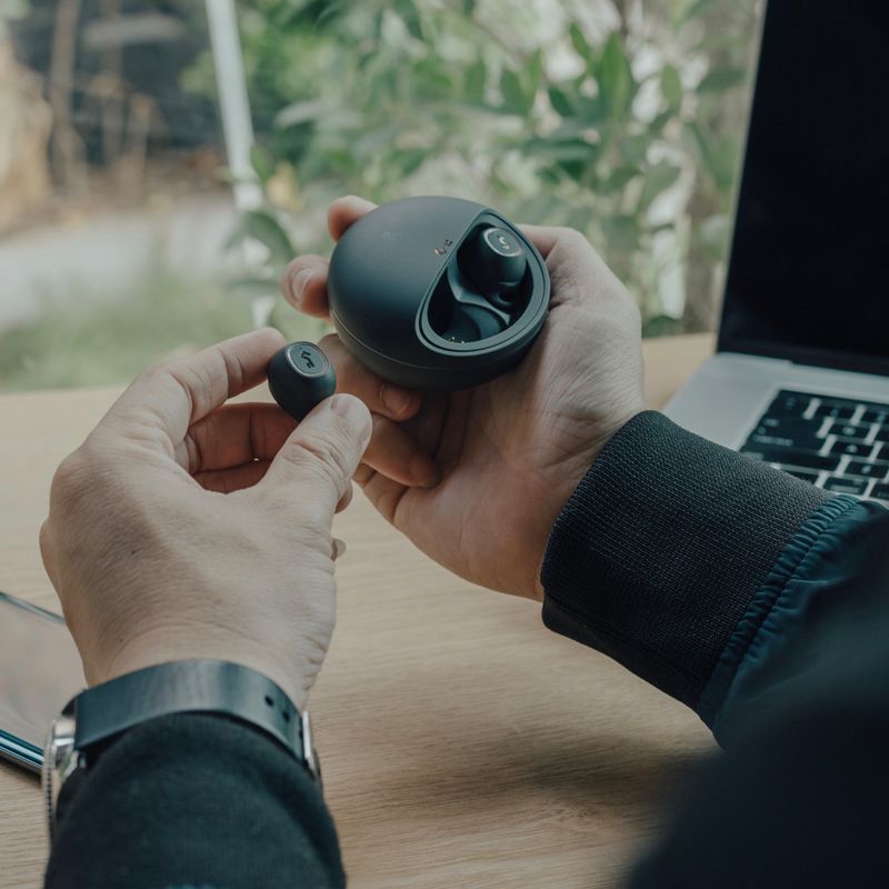 Qi Fold Charging Hub
